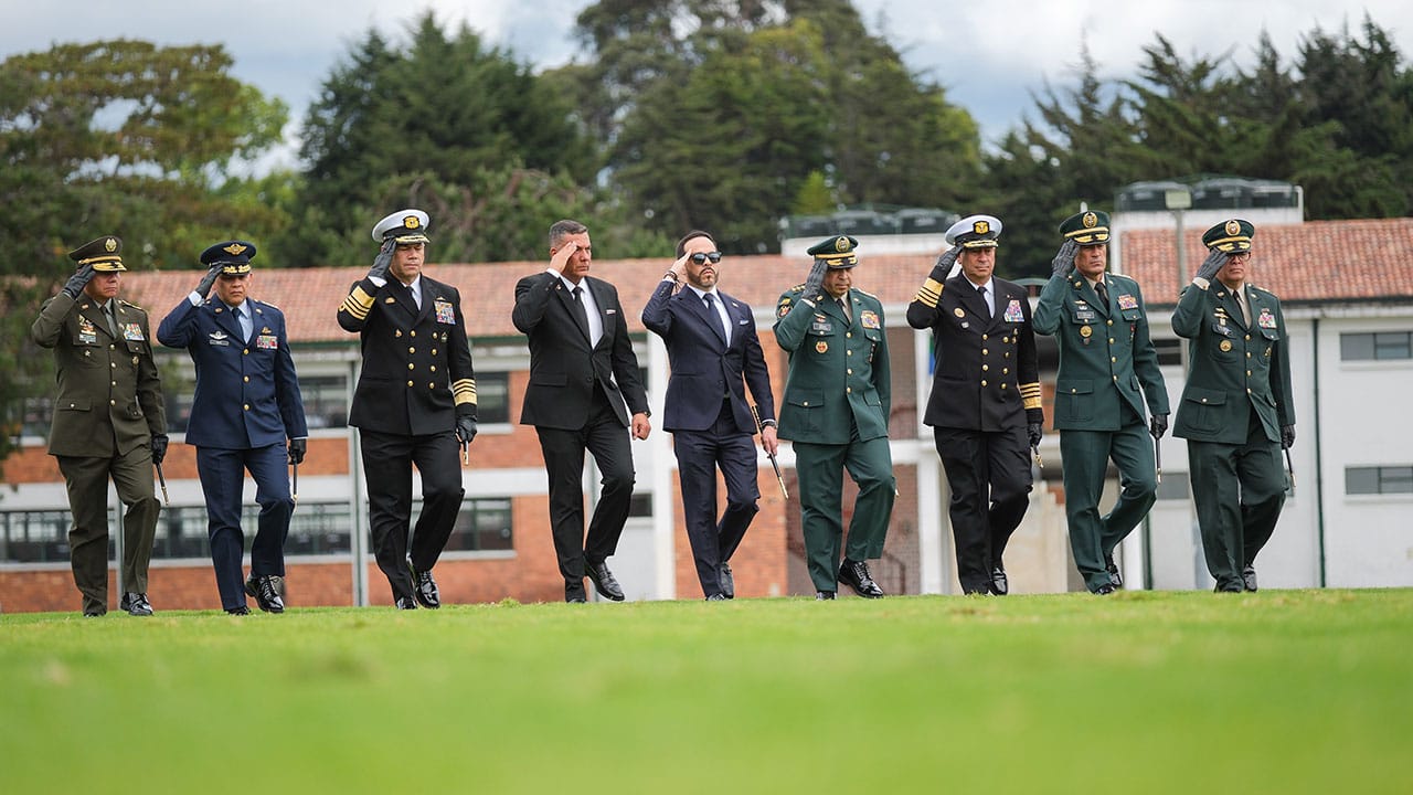 Se viene más bala para los violentos: Abelardo ordenó a la cúpula militar recuperar el control del territorio