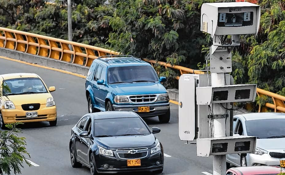 Gobierno anuncia revisión nacional de las fotomultas para frenar abusos y priorizar la seguridad vial