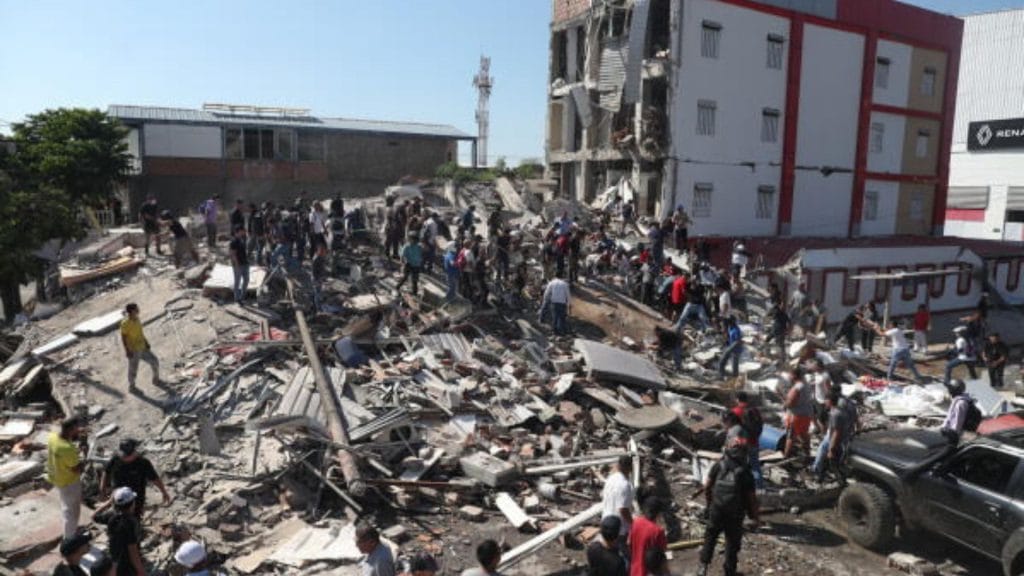 Gobierno declaró desastre nacional tras terremoto de magnitud 7,4