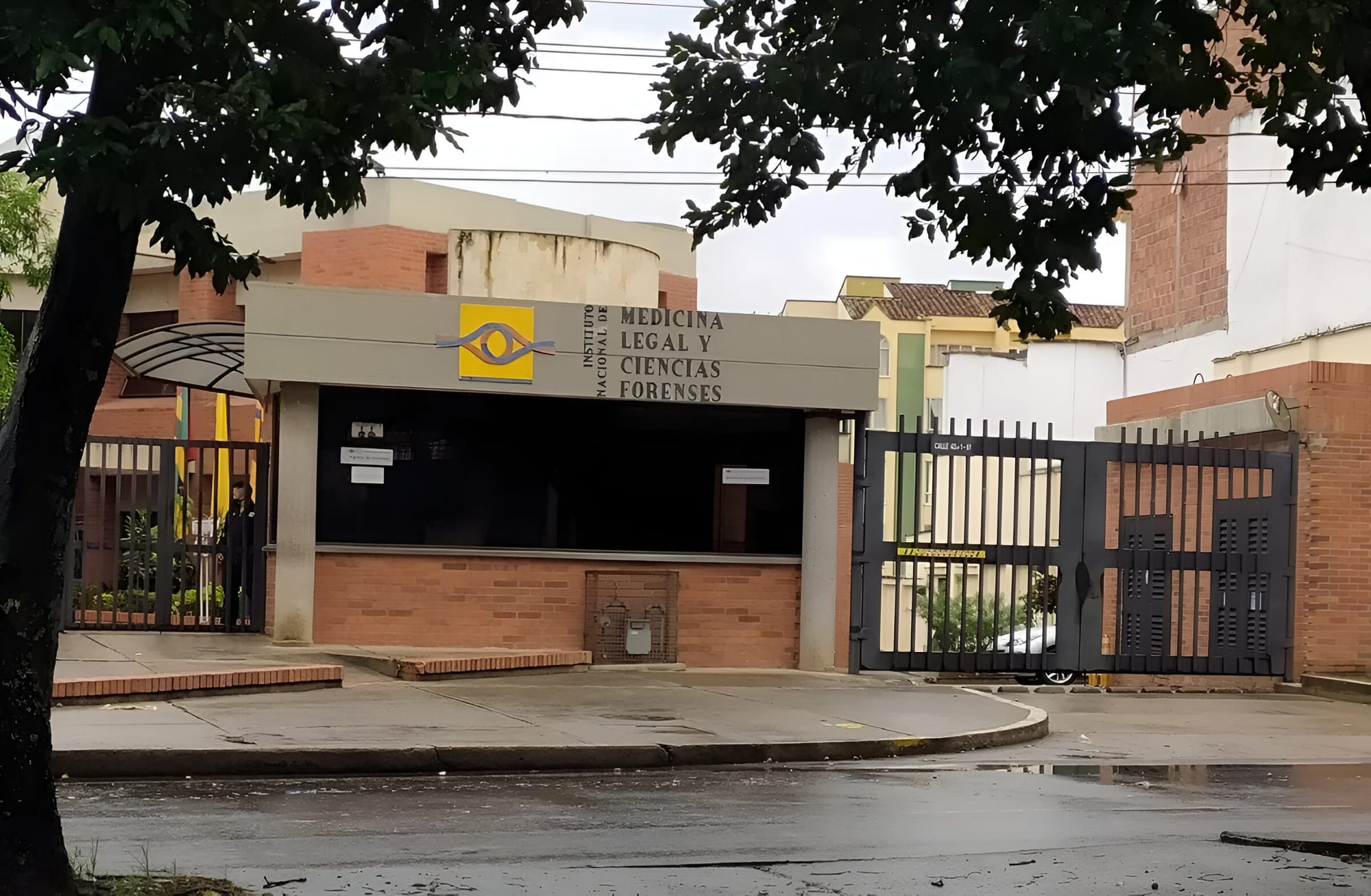 Cayó sobre la carretera y terminó bajo las ruedas de una camioneta en Bucaramanga: murió Gustavo Arias