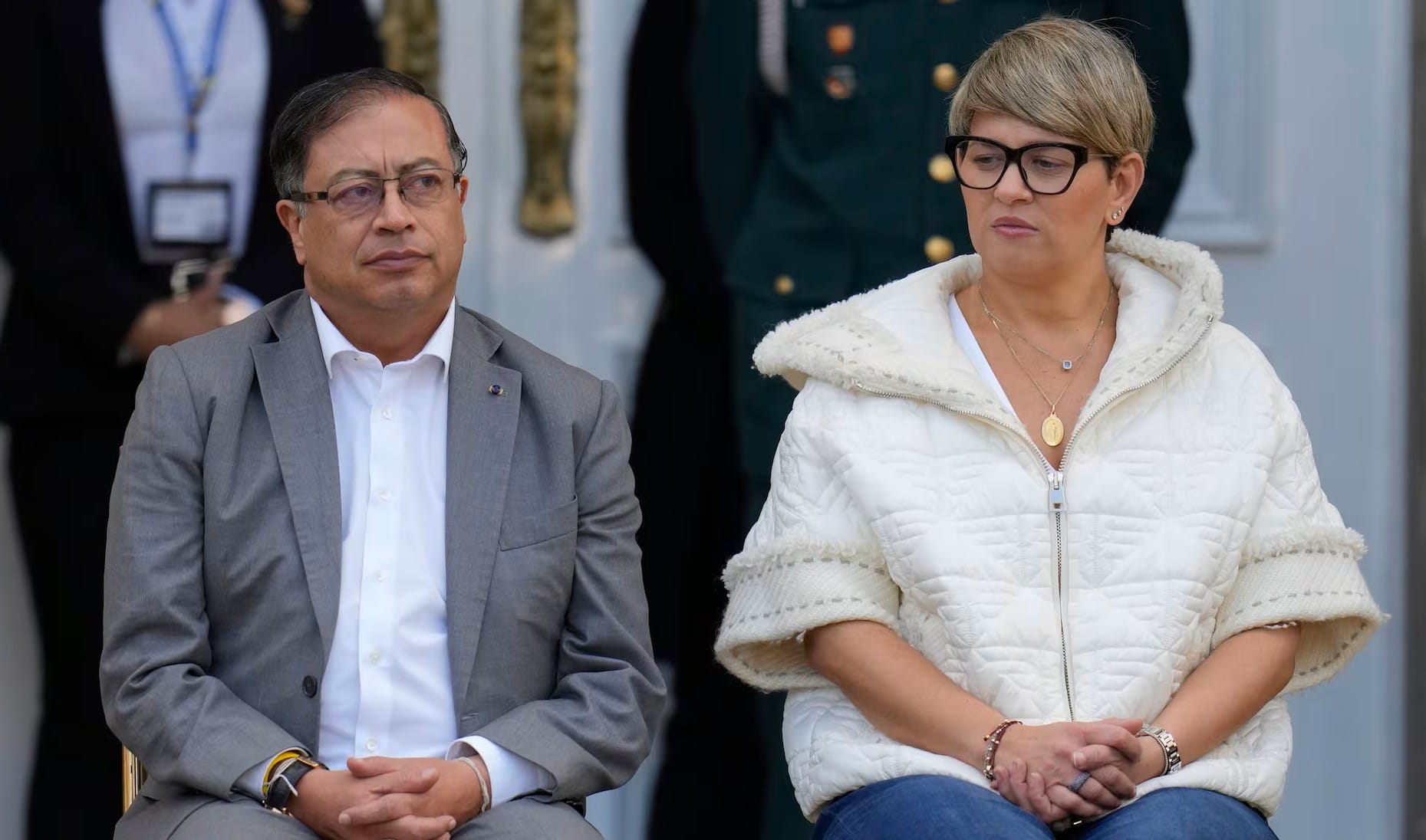 Petro se divorcia de Verónica Alcocer y se va del país