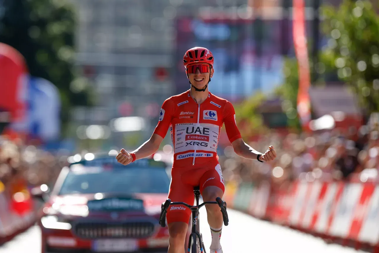 Pogacar ganó en solitario cuarta etapa de La Vuelta a España