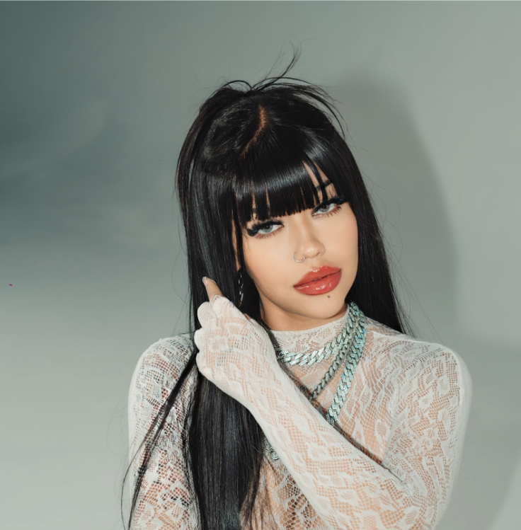 NESI entra en su era Pretty Bitch
