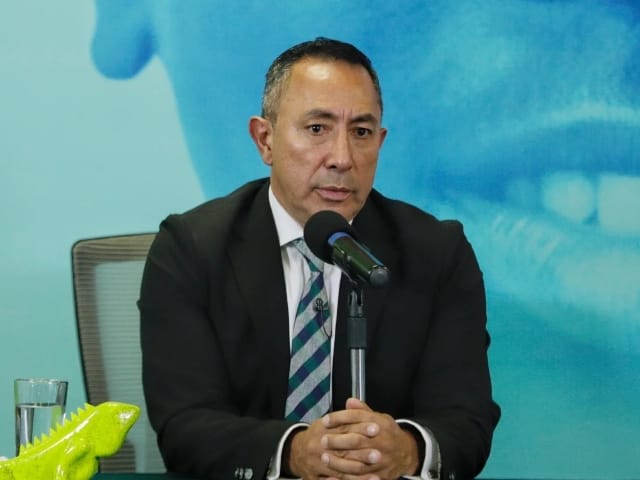 Escándalos en ECOPETROL comprometen a Ricardo Roa Su compañero sentimental habría acaparado la contratación oficial