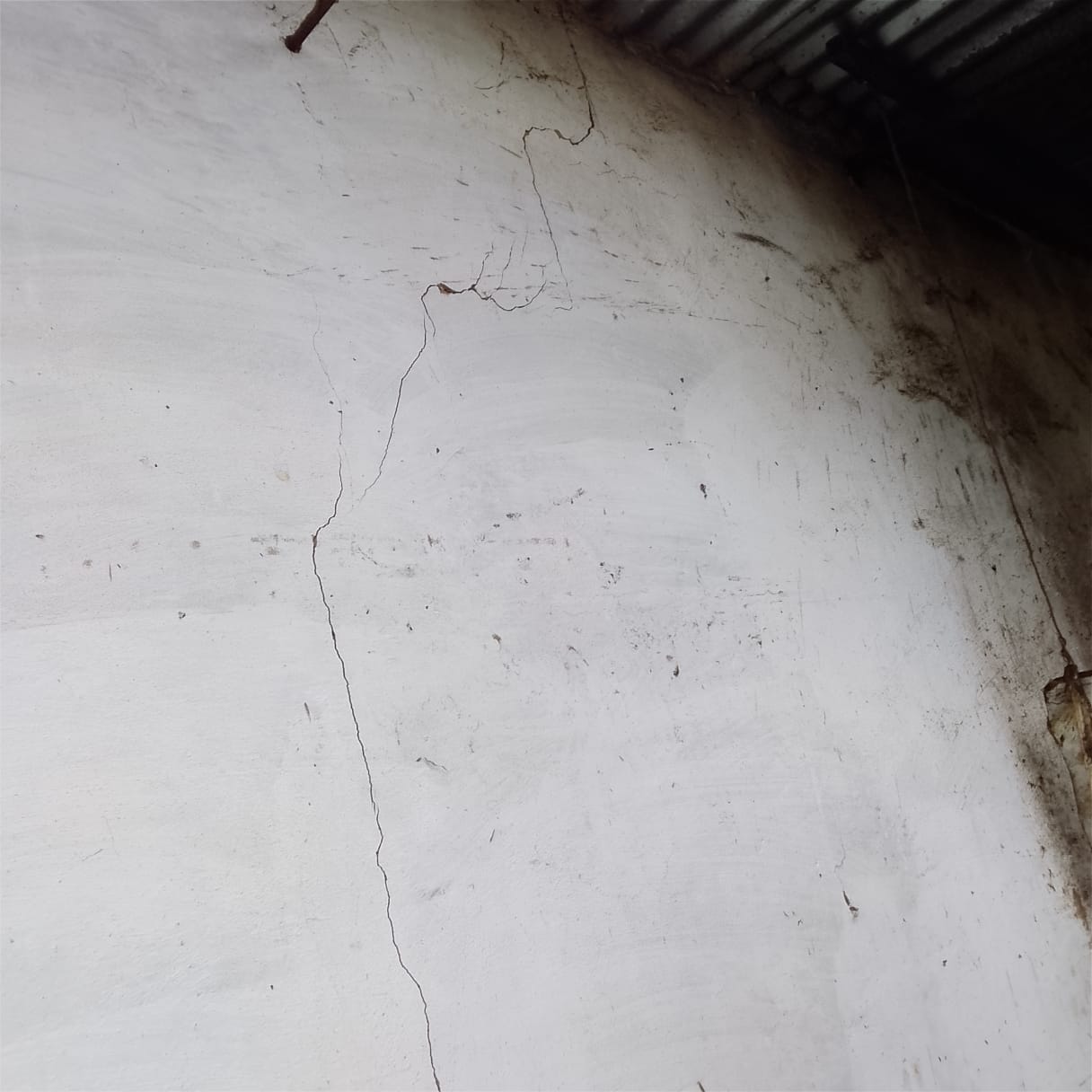 Sismo de 5,1 dejó grietas en una vivienda de Los Santos