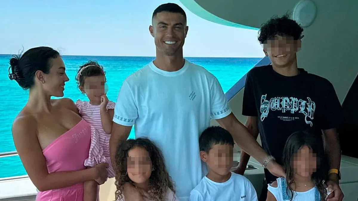 Georgina Rodríguez habría adoptado a los tres hijos mayores de Cristiano Ronaldo tras su boda