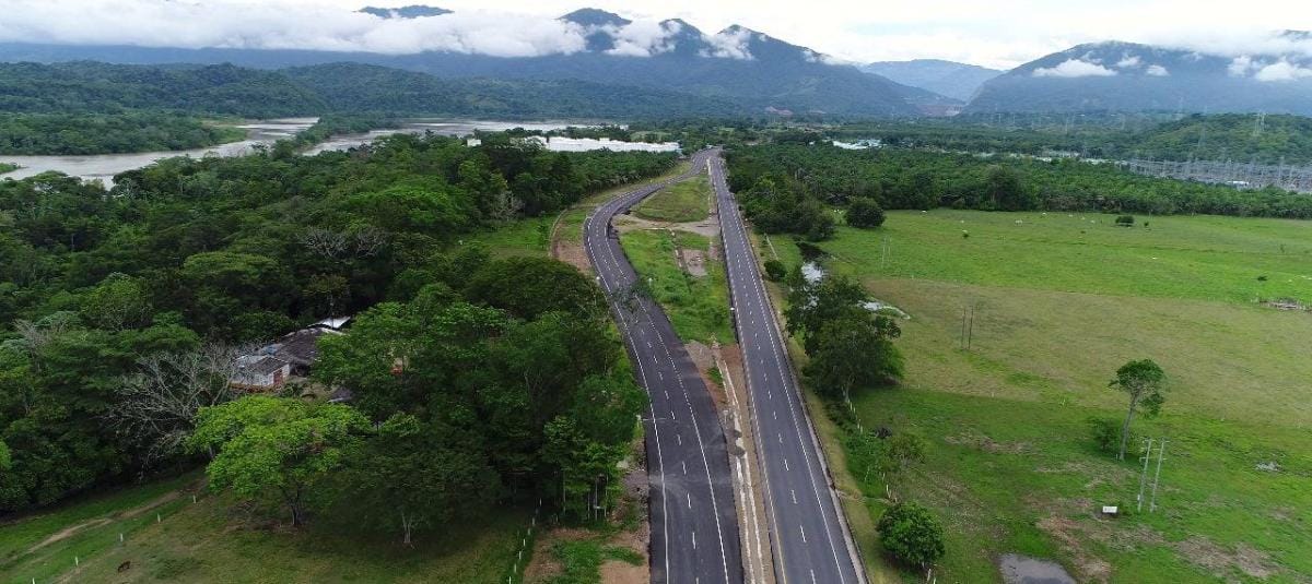 Cierre total en la vía Barrancabermeja-Bucaramanga: dos posibles cilindros explosivos encendieron las alarmas