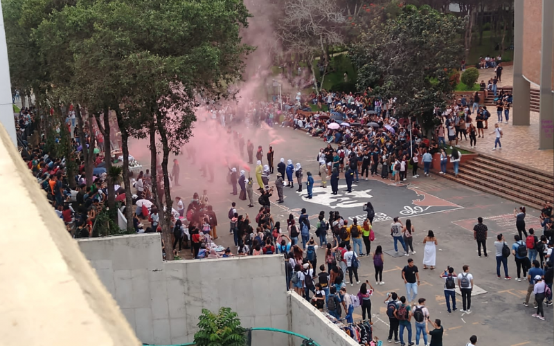 Abelardo ordenará a la policía entrar a las UIS en el caso de que regresen las protestas  ¿Le gusta la idea?