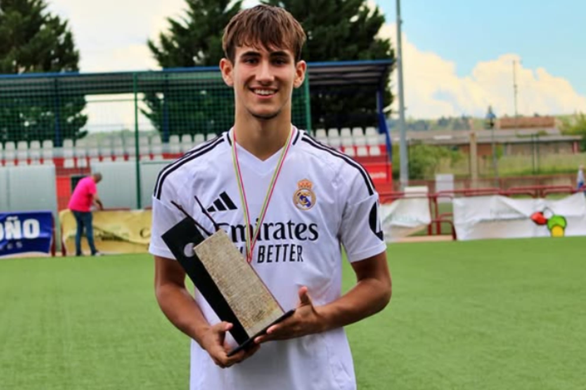 El delantero del Real Madrid con sangre colombiana que es hincha del Atlético Bucaramanga