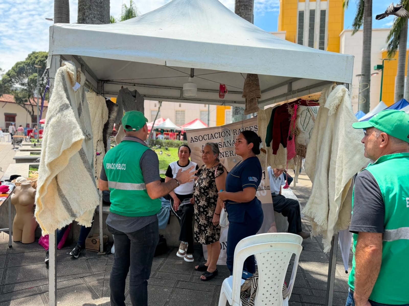 Solidaridad con comerciantes de la Feria Artesanal Ancestral que culmina este domingo en Bucaramanga