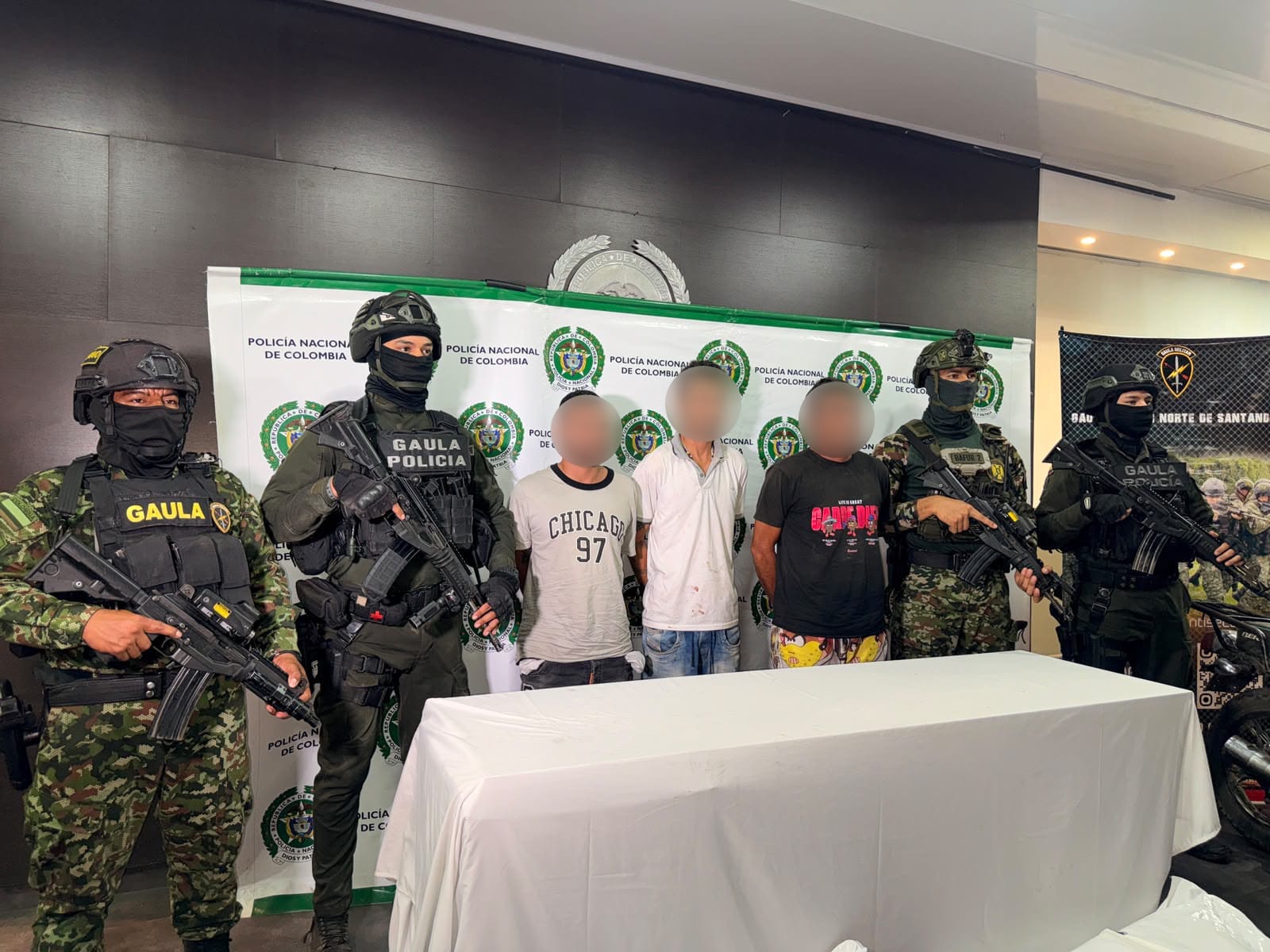 Dados de baja dos integrantes del ELN, capturados tres y dos menores aprehendidos