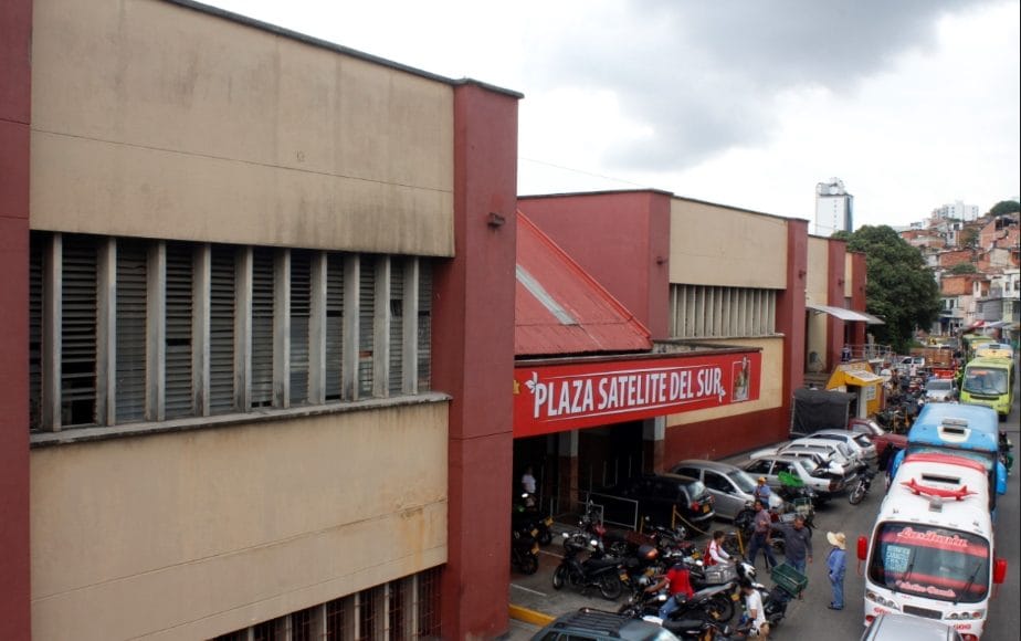 Desorden ‘normalizado’ en Plaza Satélite del Sur en Floridablanca