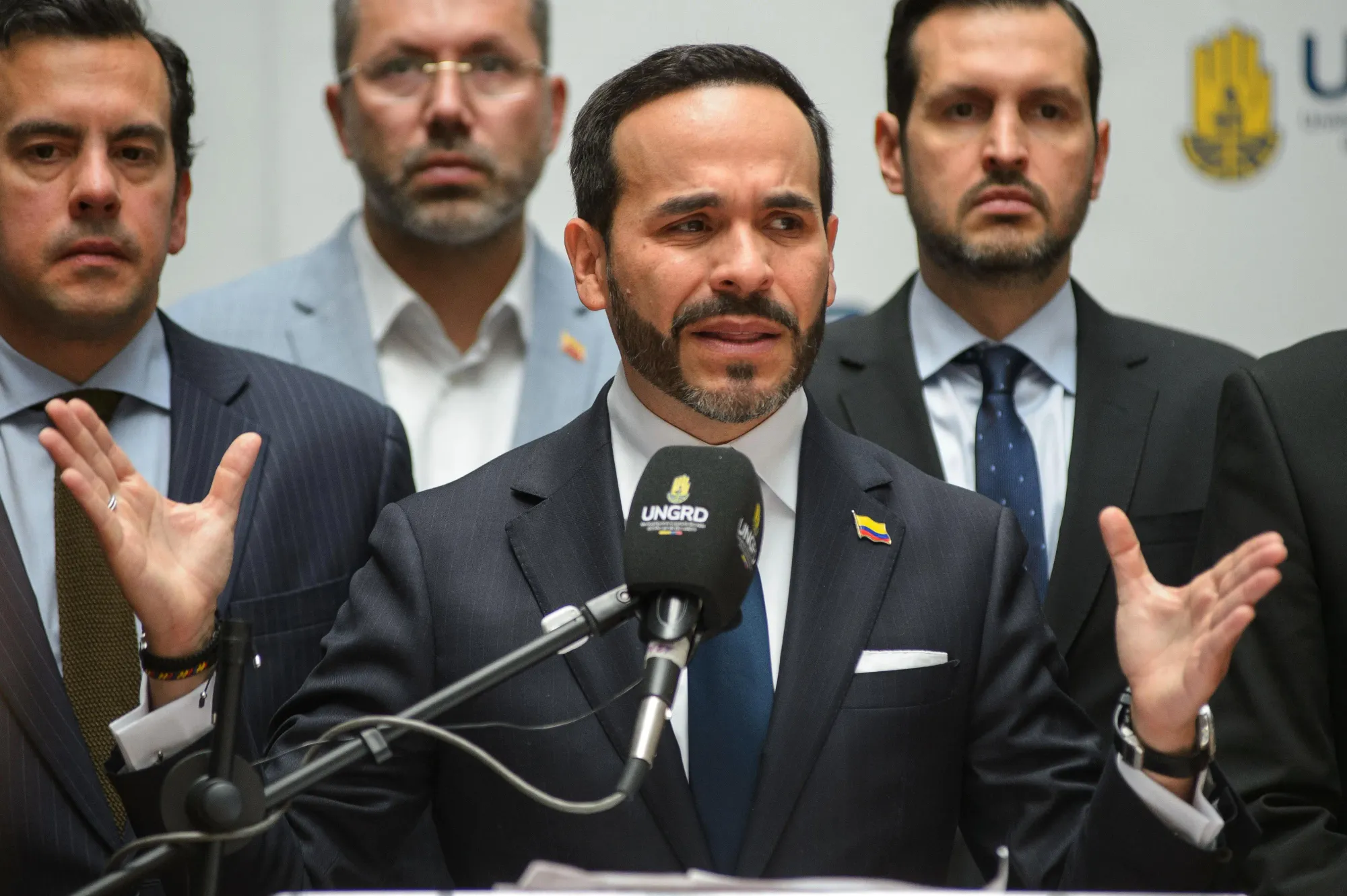 ONCE partidos políticos apoyan al nuevo gobierno