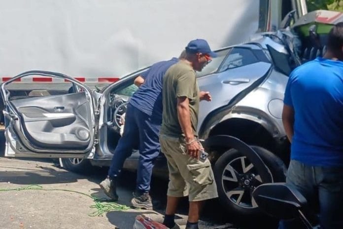 Una mujer muerta y varios heridos dejó aparatoso accidente en Santander