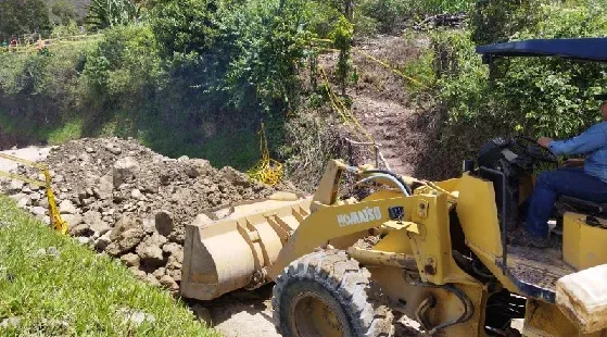 Onzaga quedó incomunicado tras colapso de un viejo puente vehicular