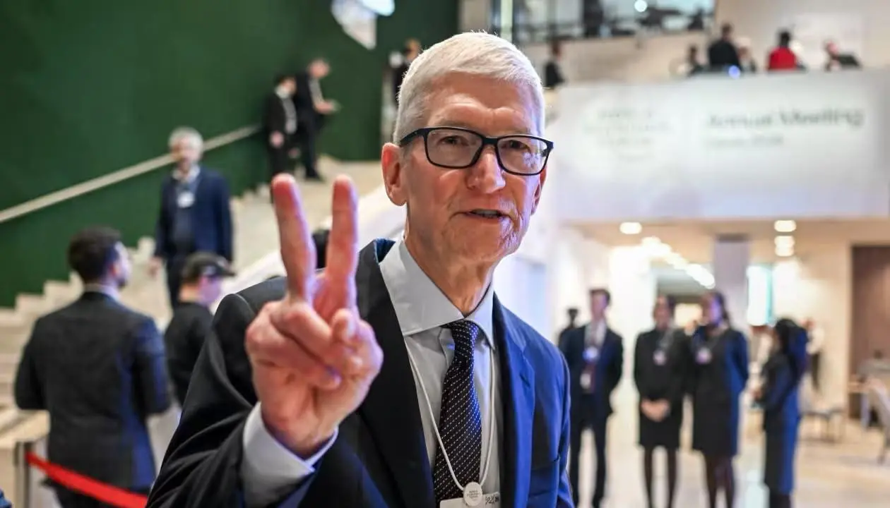 Tim Cook dejó de ser CEO de Apple tras 15 años