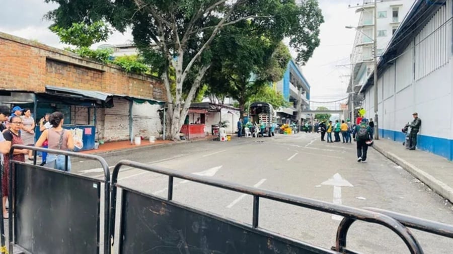 Desmontadas casetas irregulares destinadas a comercios informales