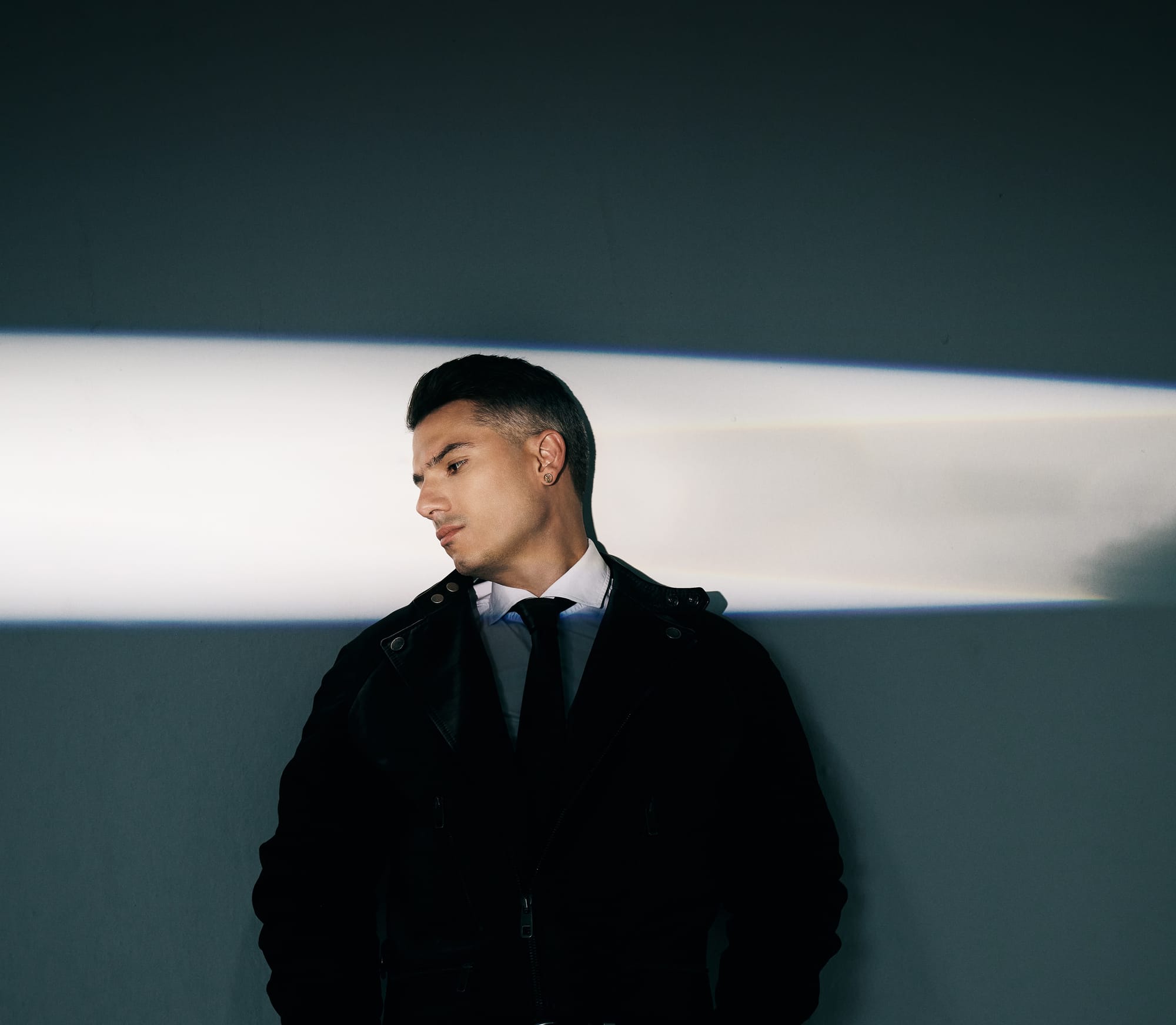 Pipe Bueno con el álbum más personal de su carrera “Aquí Estoy Yo”
