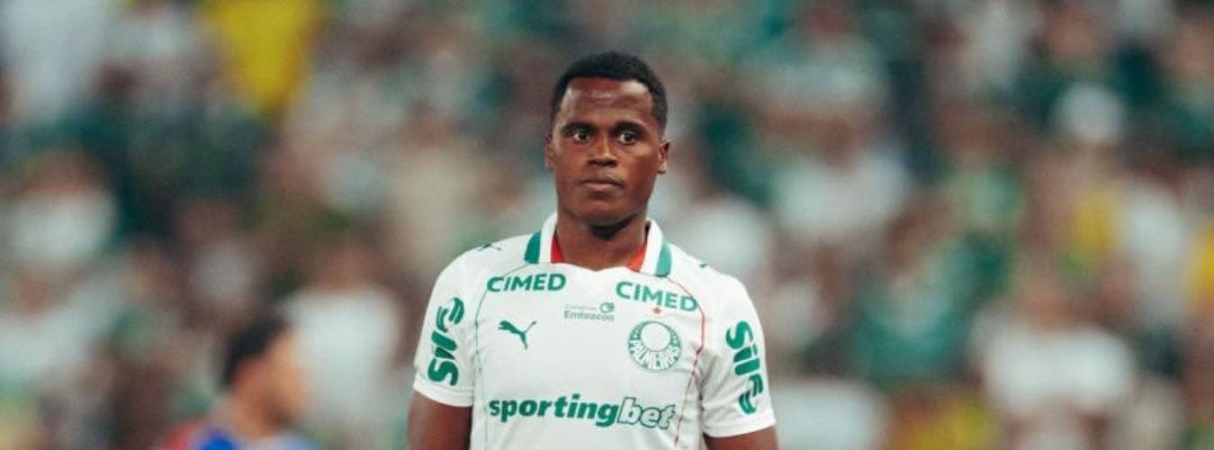 Palmeiras rentará avión privado para llevar a Jhon Arias tras su compromiso con Colombia
