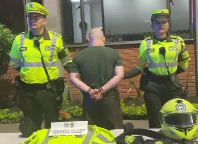Expolicía montaba retenes falsos para pedir dinero a conductores imagen de la publicación