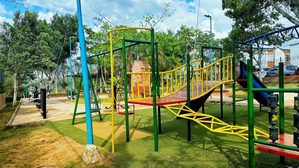 Recuperan y restauran 3 parques en el barrio Manzanares imagen de la publicación