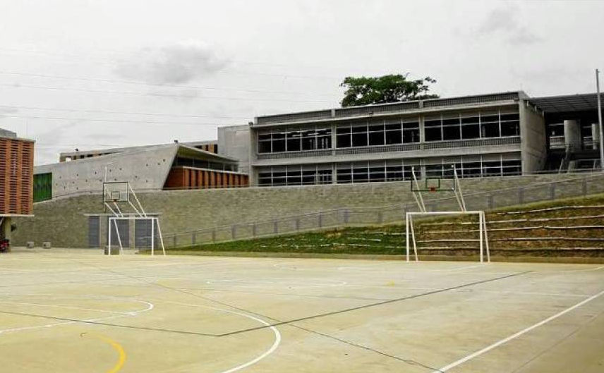 Nuevas obras mejoraron escenario deportivo en colegio Los Colorados imagen de la publicación