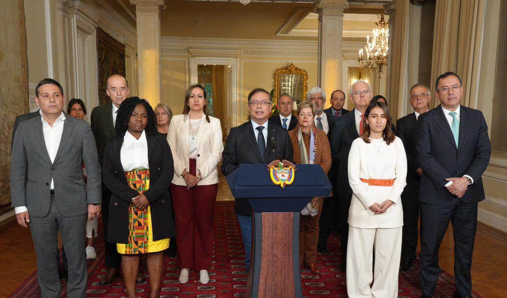 Congelarán los sueldos  millonarios del gobierno imagen de la publicación