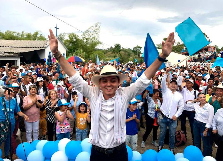 Pidió reconteo de votos y ganó la alcaldía a sus 25 años imagen de la publicación