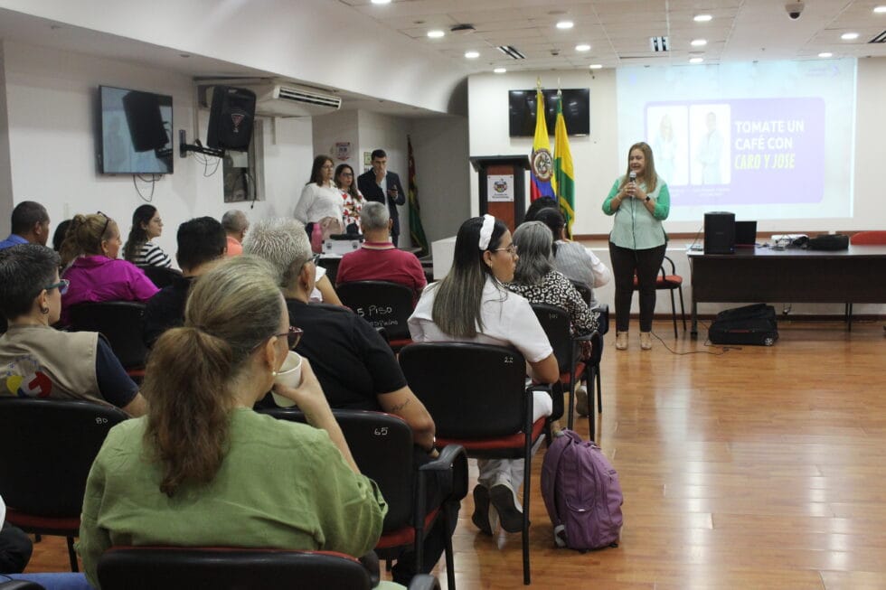 51 graduandos en el diplomado en liderazgo para el control social en salud imagen de la publicación