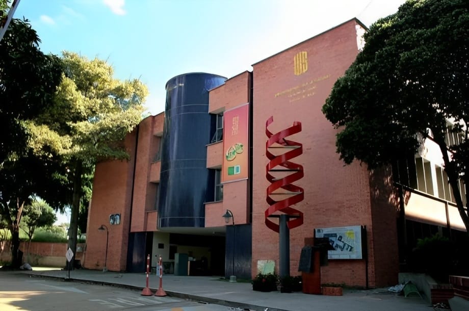 Diez años de excelencia: Renovación de acreditación para Medicina en la UIS imagen de la publicación