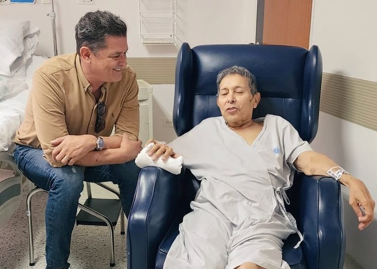 Acordeonero de Carlos Vives, Egidio Cuadrado, se recupera en la Clínica Foscal de Floridablanca imagen de la publicación
