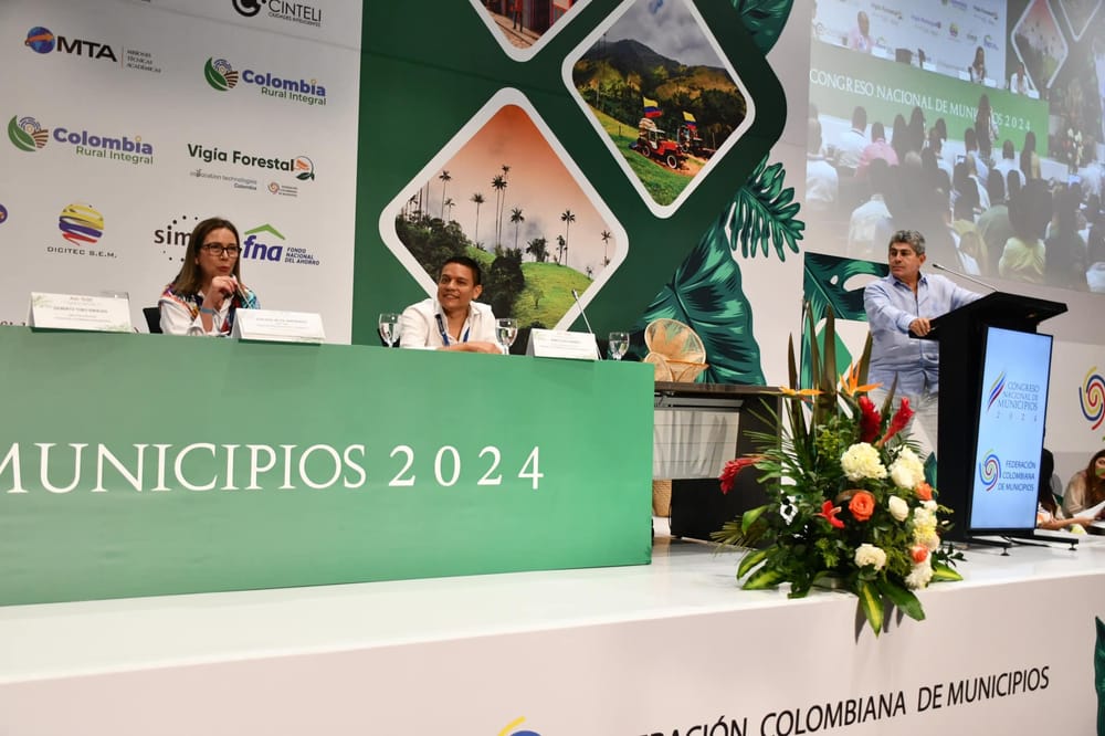 Alcalde de Girón impulsa desarrollo sostenible en Congreso Nacional de Municipios imagen de la publicación