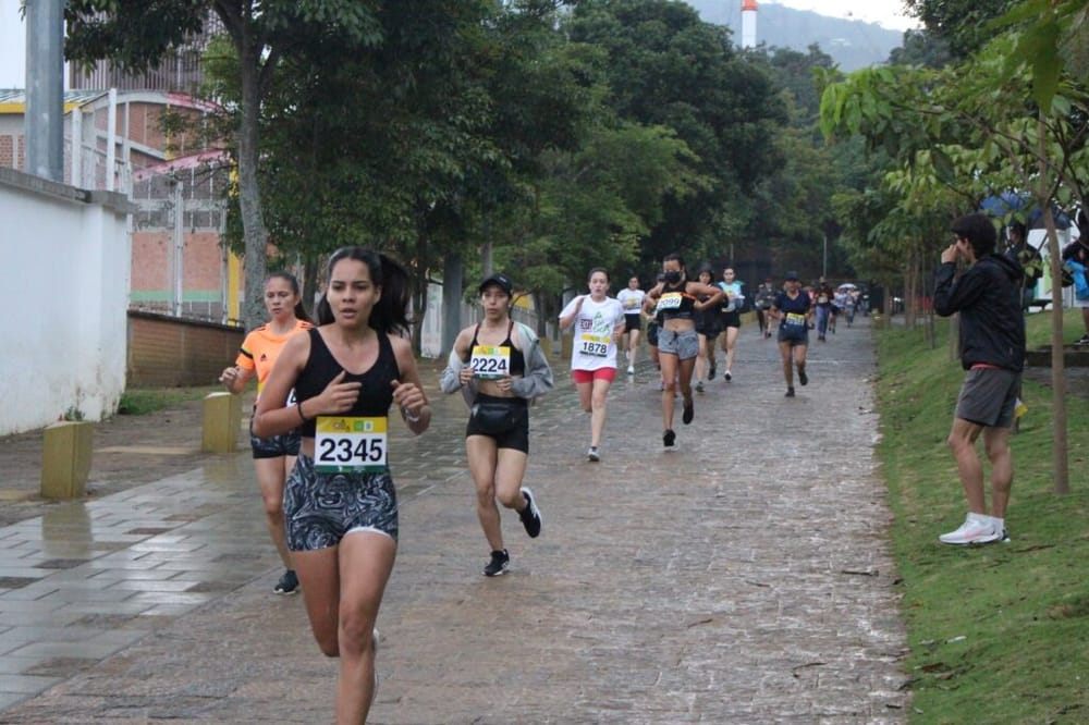 Comienza entrenamiento para mejorar rendimiento en la Carrera Atlética UIS imagen de la publicación
