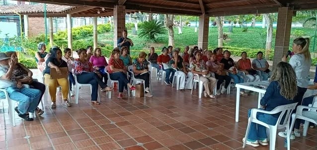Mujeres florideñas contribuyen con ideas al Plan de Desarrollo Municipal imagen de la publicación