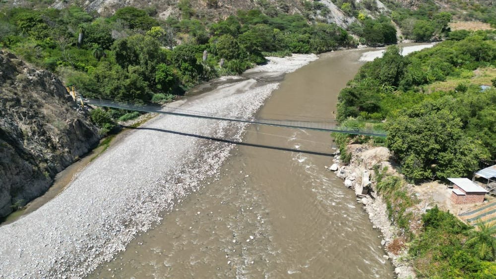 Puente en Cepitá (S) presenta fallas estructurales a meses de su entrega imagen de la publicación
