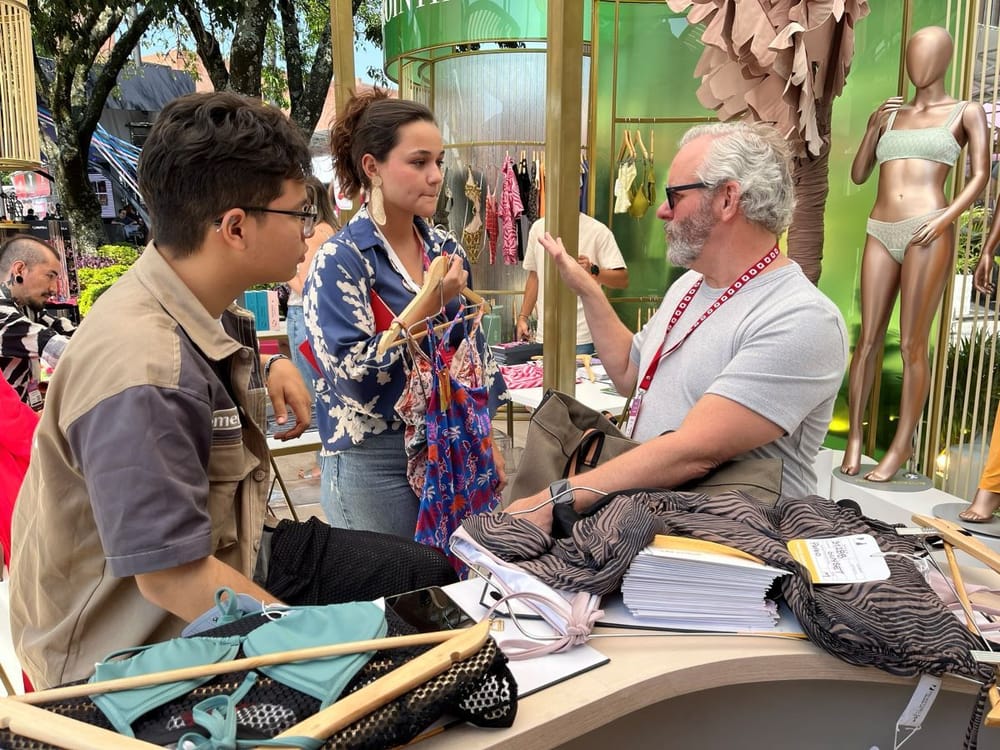 Estudiantes de Negocios Internacionales UPB destacan como mediadores en Colombiatex imagen de la publicación