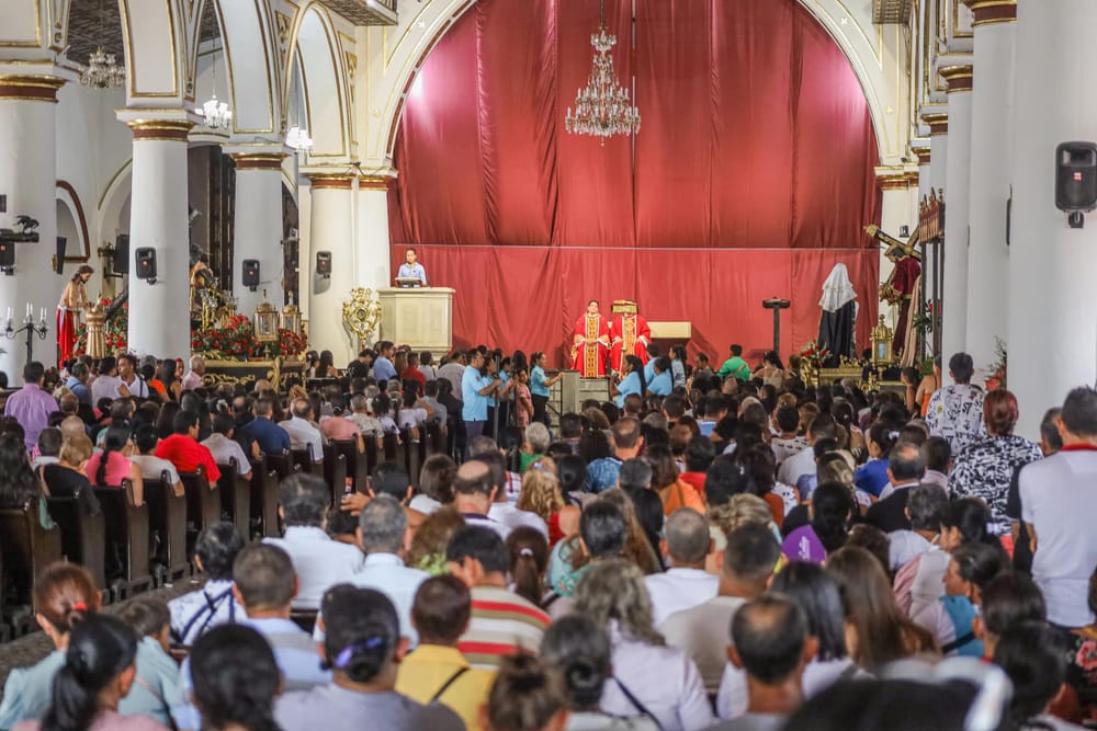 Basílica Menor de Girón recibe a miles de devotos imagen de la publicación