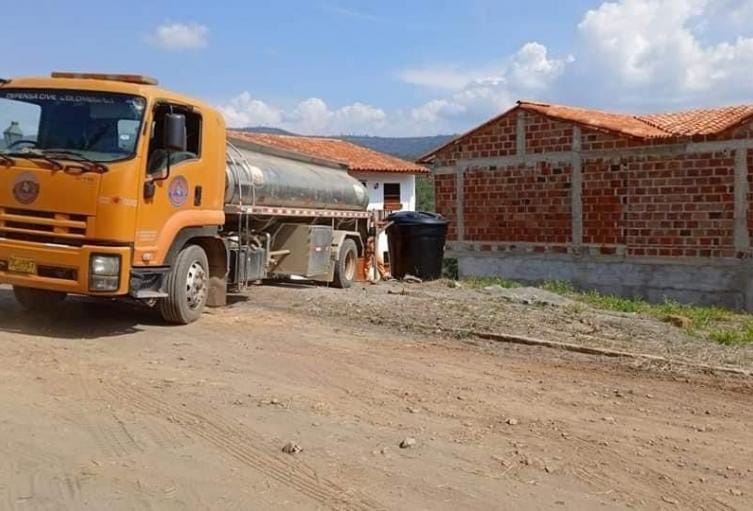 Barichara recibe ayuda en operativo de abastecimiento de agua imagen de la publicación