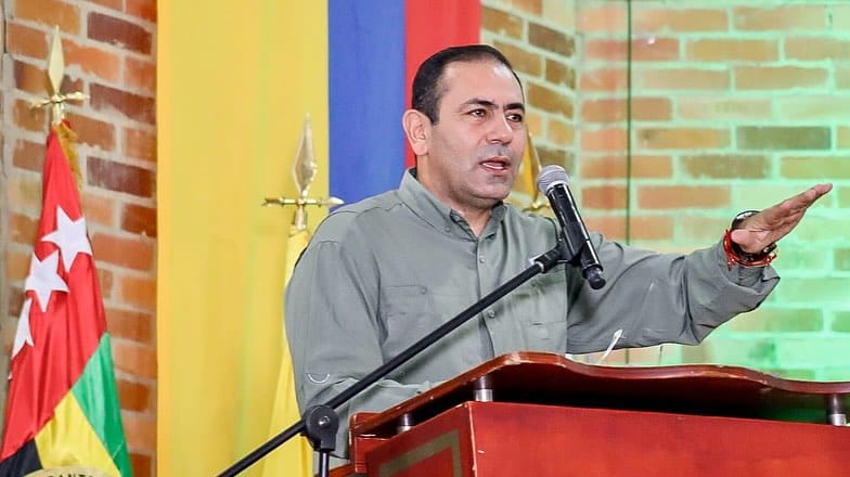 Gobernador de Santander revela irregularidades en contrato para colegio en Suaita imagen de la publicación