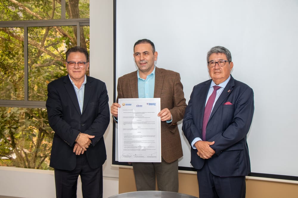 UDES y Gobernación firman acuerdo para el desarrollo sostenible imagen de la publicación