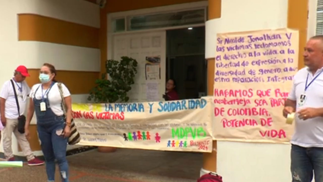 Víctimas de Barrancabermeja hicieron plantón porque se sienten ignorados y olvidados imagen de la publicación