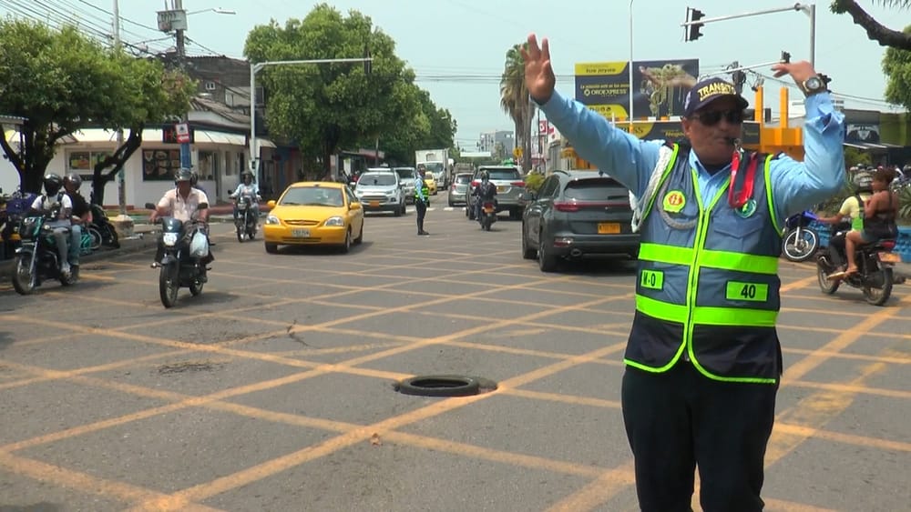 Vándalos han dañado red semafórica del  Distrito y conductores se quejan imagen de la publicación
