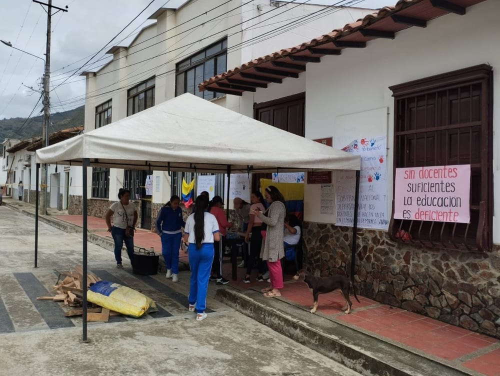 Estudiantes de Puerto Parra y Matanza exigen profesores y mejoras en colegios imagen de la publicación