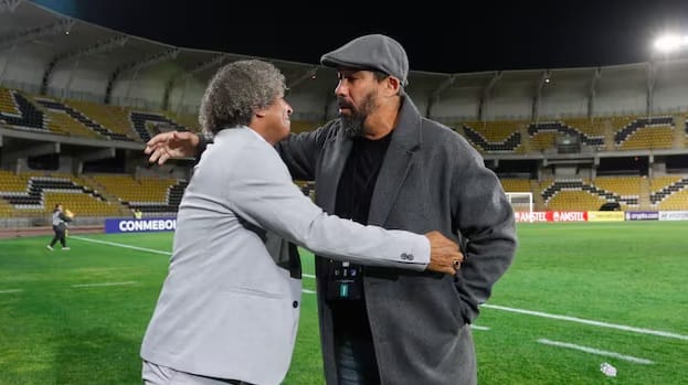 Técnico de Palestino honra a Miguel Ángel Russo en la cancha imagen de la publicación