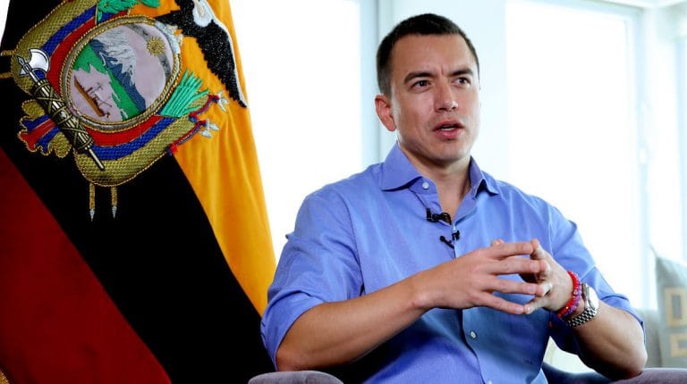 Presidente de Ecuador consigue apoyo en consulta popular con 9 preguntas aprobadas imagen de la publicación