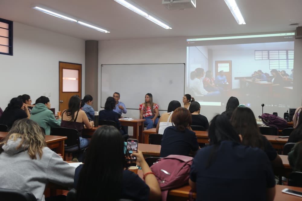 Conversatorio '¿Qué está pasando con el cuidado y la atención de la Primera Infancia?' reunió a expertos en Bucaramanga imagen de la publicación