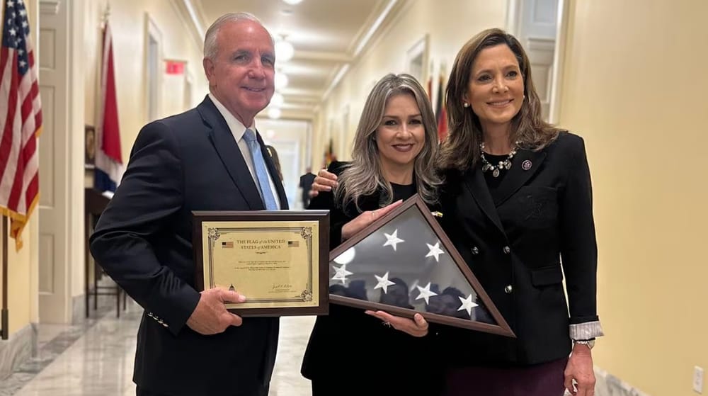 Vicky Dávila recibió placa de honor en el Congreso de EE.UU. imagen de la publicación