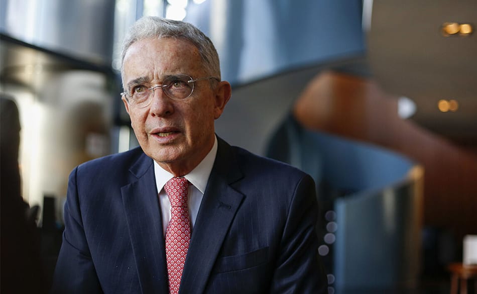 Álvaro Uribe busca cambiar al fiscal que lidera su caso por supuestas irregularidades imagen de la publicación