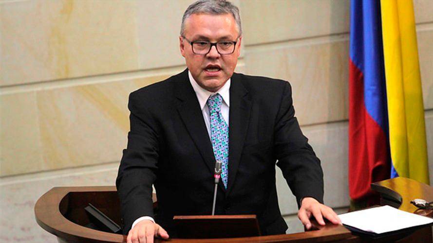 Ministro de Justicia admite demoras en protección a funcionarios del Inpec imagen de la publicación