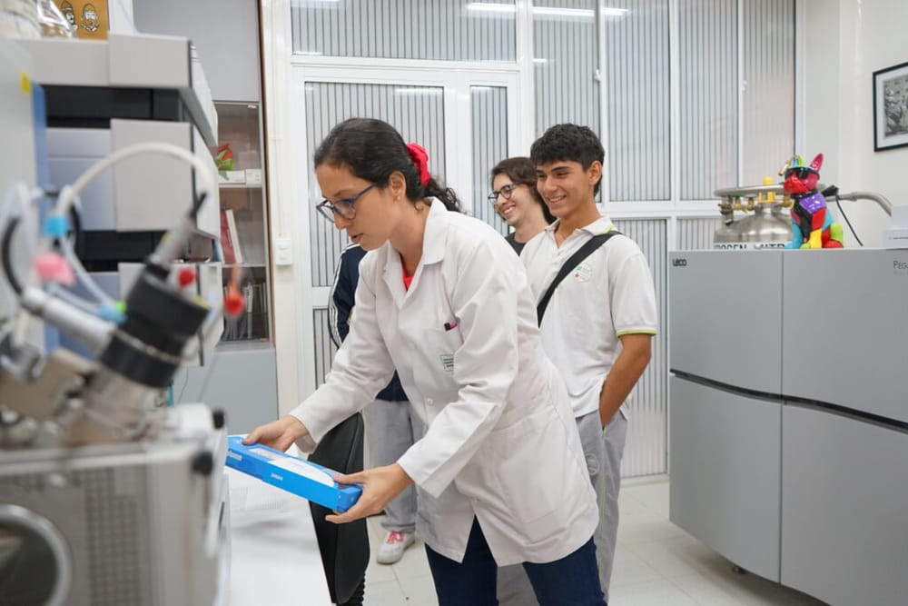 Estudiantes del Colegio New Port inician el Curso de Química con Esencia de la UIS imagen de la publicación